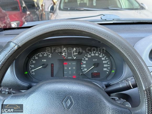 UÇAR'DAN..2001 RENAULT CLİO 1.4 16v OTOMATİK 130.000 KM DE....