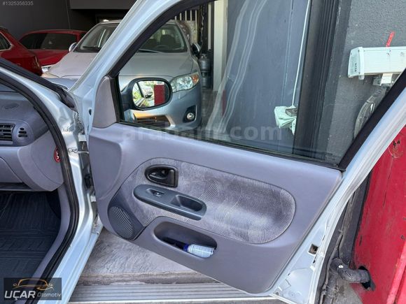 UÇAR'DAN..2001 RENAULT CLİO 1.4 16v OTOMATİK 130.000 KM DE....