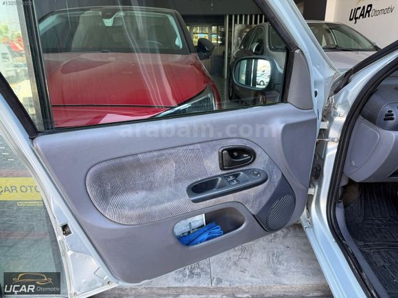 UÇAR'DAN..2001 RENAULT CLİO 1.4 16v OTOMATİK 130.000 KM DE....