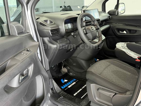 Galeriden Sıfır Opel Combo 1.5 CDTI Essential 2025 Model Burdur