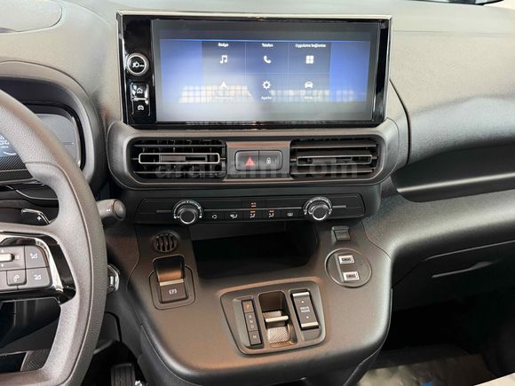 Galeriden Sıfır Opel Combo 1.5 CDTI Essential 2025 Model Burdur