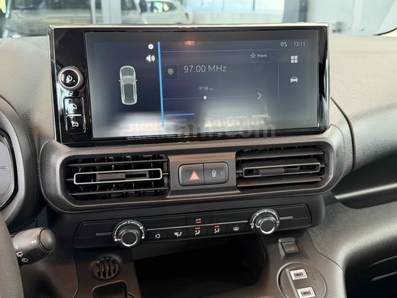 Galeriden Sıfır Opel Combo 1.5 CDTI Essential 2025 Model Burdur
