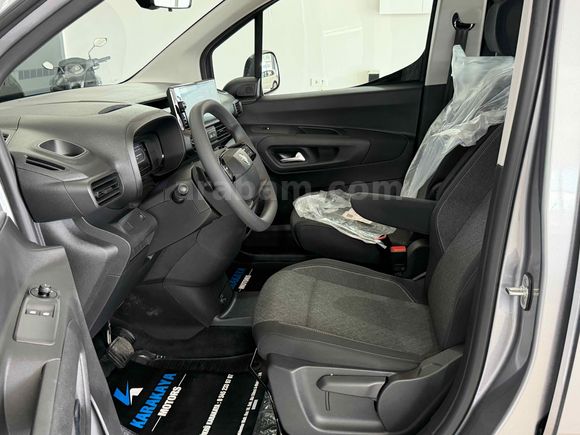 Galeriden Sıfır Opel Combo 1.5 CDTI Essential 2025 Model Burdur
