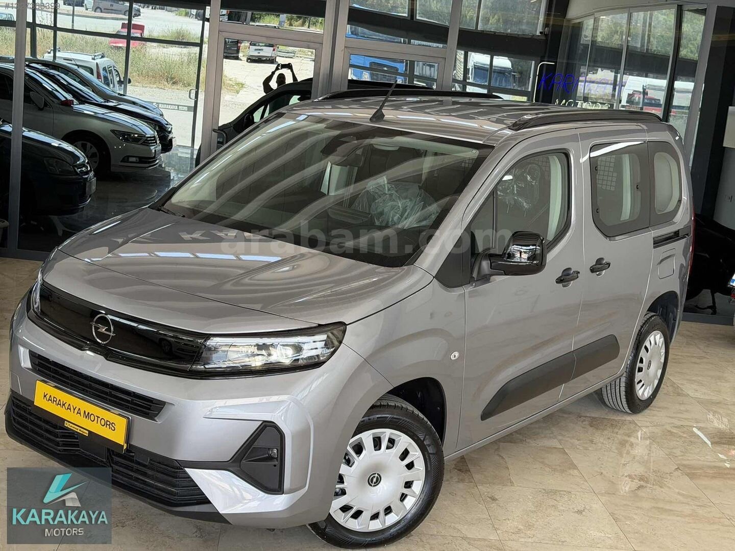Galeriden Opel Combo 1.5 CDTI Essential 2025 Model Burdur 6.001 km Gri 5