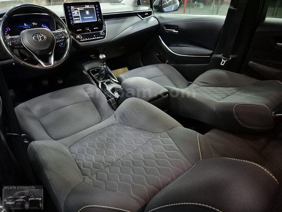 95BİN KM'DE ORİJİNAL BOYASIZ DEĞİŞENSİZ 1.6 FLAME X-PACK COROLLA