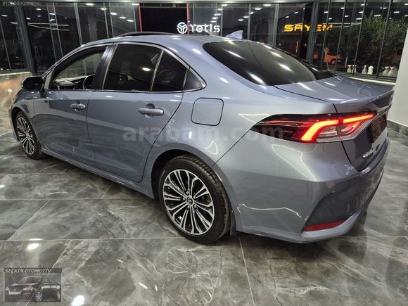95BİN KM'DE ORİJİNAL BOYASIZ DEĞİŞENSİZ 1.6 FLAME X-PACK COROLLA