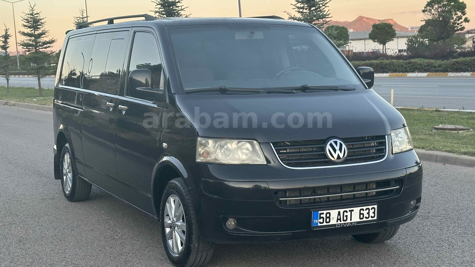 Galeriden Volkswagen Caravelle 2.5 TDI Comfortline 2006 Model Sivas 275.000 km Siyah 6