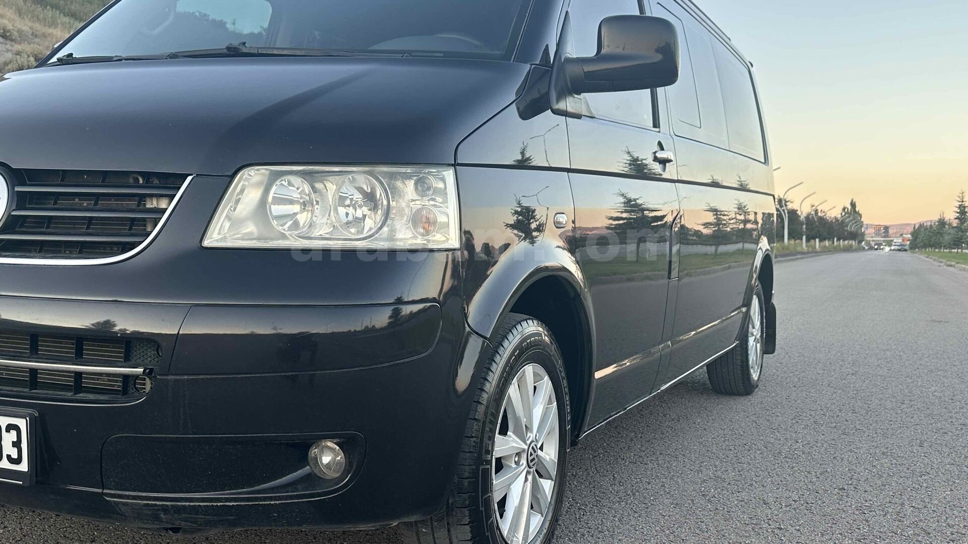 Galeriden Volkswagen Caravelle 2.5 TDI Comfortline 2006 Model Sivas 275.000 km Siyah 4