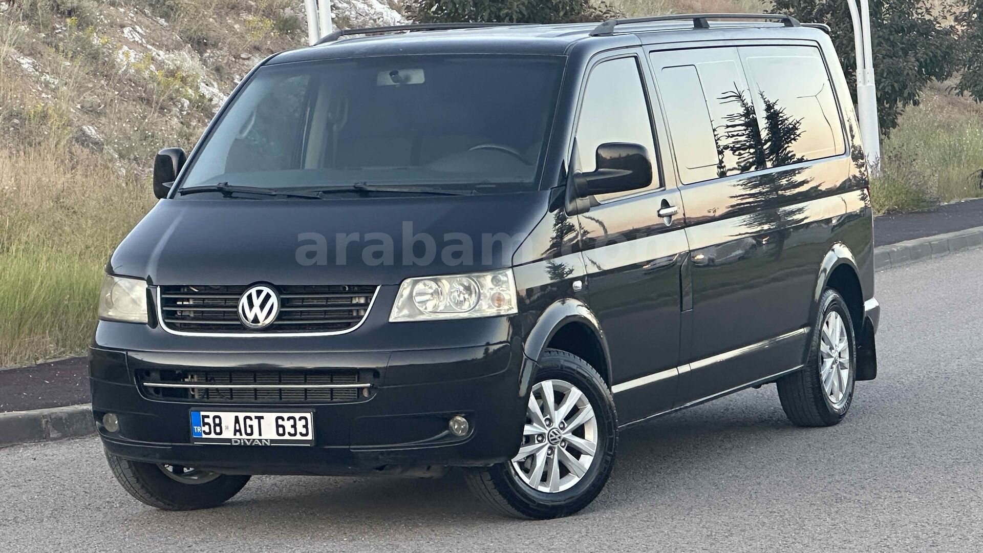 Galeriden Volkswagen Caravelle 2.5 TDI Comfortline 2006 Model Sivas 275.000 km Siyah 1