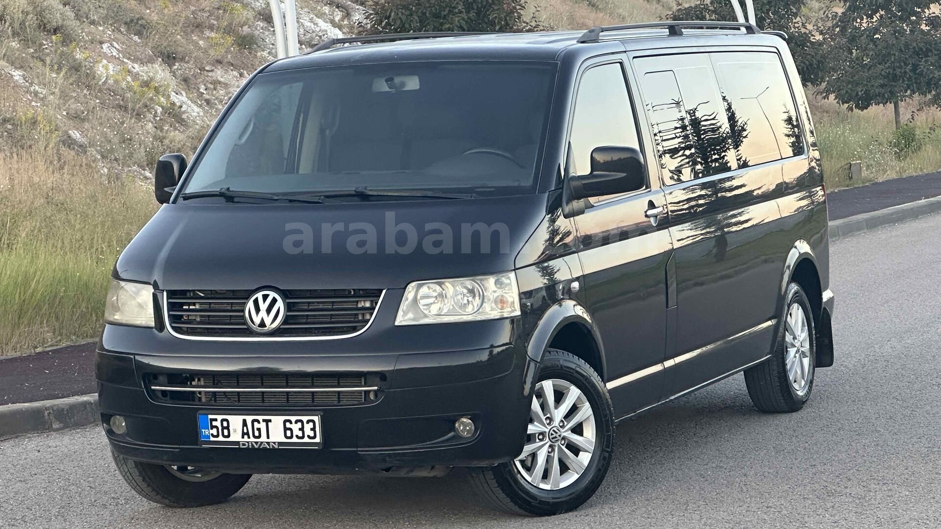 Galeriden Volkswagen Caravelle 2.5 TDI Comfortline 2006 Model Sivas 275.000 km Siyah 2