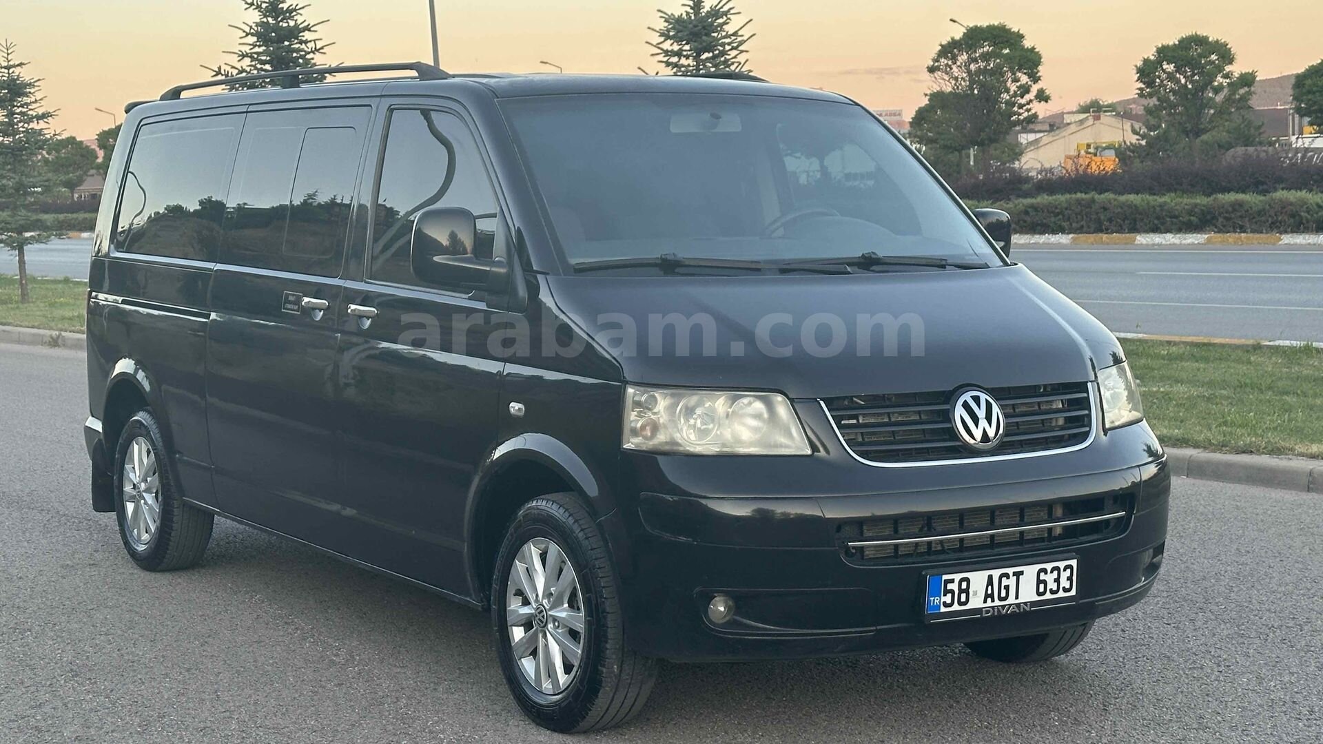 Galeriden Volkswagen Caravelle 2.5 TDI Comfortline 2006 Model Sivas 275.000 km Siyah 5