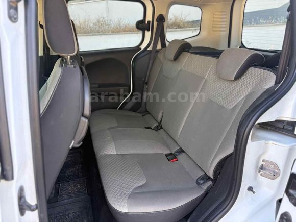 Sadece sol arka çamurluk lokal boya   Ford Tourneo Courier 1.6 TDCi Titanium Plus 2017 Model 