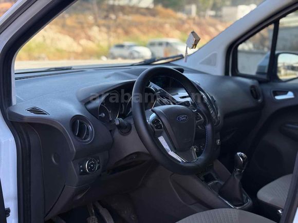 Sadece sol arka çamurluk lokal boya   Ford Tourneo Courier 1.6 TDCi Titanium Plus 2017 Model 