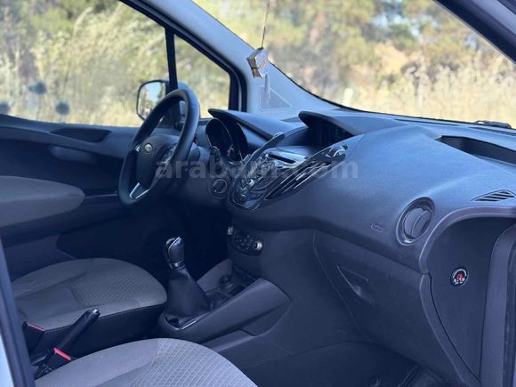 Sadece sol arka çamurluk lokal boya   Ford Tourneo Courier 1.6 TDCi Titanium Plus 2017 Model 