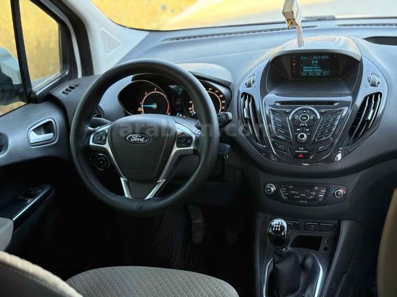 Sadece sol arka çamurluk lokal boya   Ford Tourneo Courier 1.6 TDCi Titanium Plus 2017 Model 