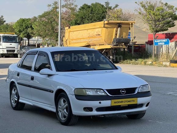 Galeriden Opel Vectra 2.0 GLS 1996 Model Van