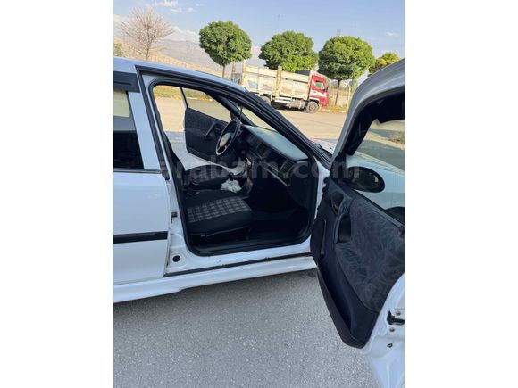 Galeriden Opel Vectra 2.0 GLS 1996 Model Van