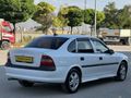 Galeriden Opel Vectra 2.0 GLS 1996 Model Van