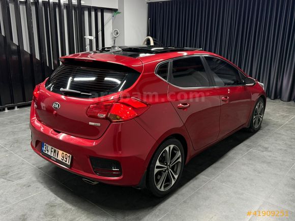 İdeal'den Kıa Ceed 1.6 CRDI Premium Makyajlı Kasa