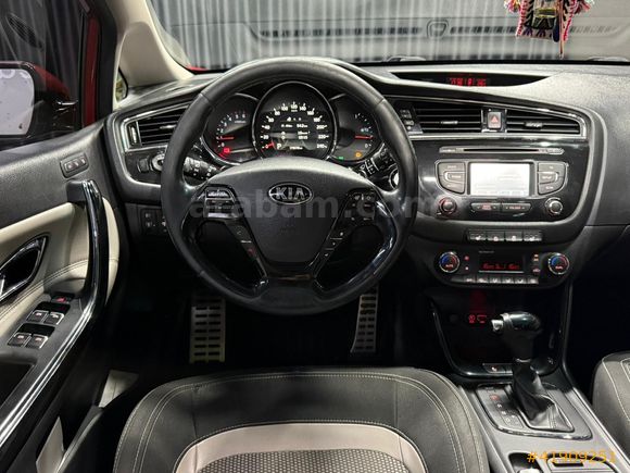 İdeal'den Kıa Ceed 1.6 CRDI Premium Makyajlı Kasa