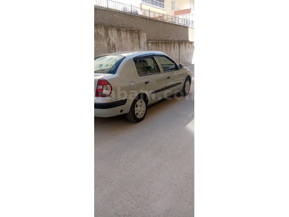 Sahibinden Renault Clio 1.4 Authentique 2005 Model