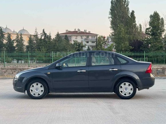 GÜNCEL OTOMOTİV'DEN HATASIZ FORD FOCUS TREND