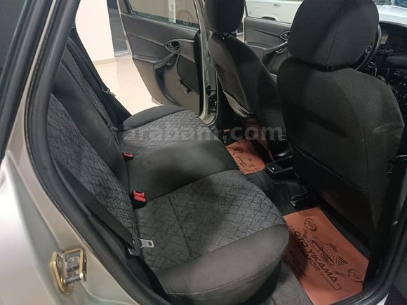 Galeriden Ford Focus 1.6 Comfort 2001 Model Denizli