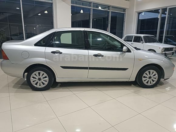Galeriden Ford Focus 1.6 Comfort 2001 Model Denizli
