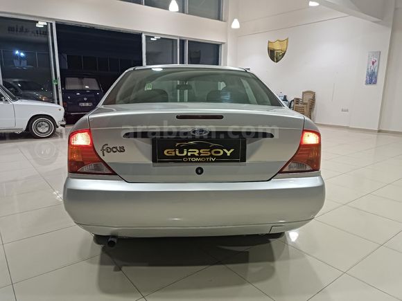 Galeriden Ford Focus 1.6 Comfort 2001 Model Denizli