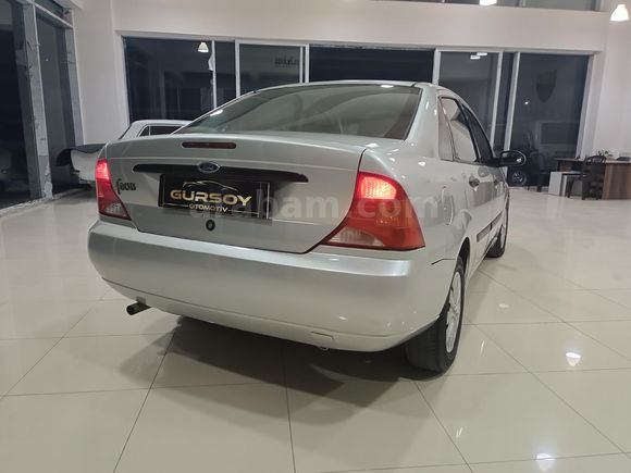 Galeriden Ford Focus 1.6 Comfort 2001 Model Denizli