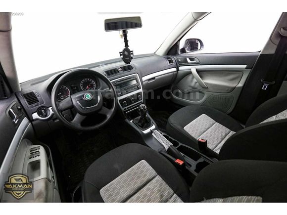 AKMAN'DAN 2011 SKODA OCTAVİA 1.6 AMBİENTE