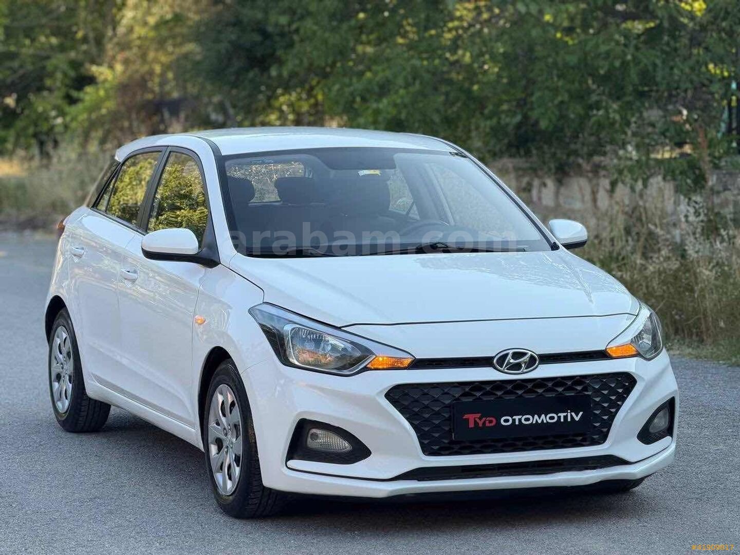 Galeriden Hyundai i20 1.4 MPI Jump 2019 Model Kütahya 190.000 km Beyaz 3