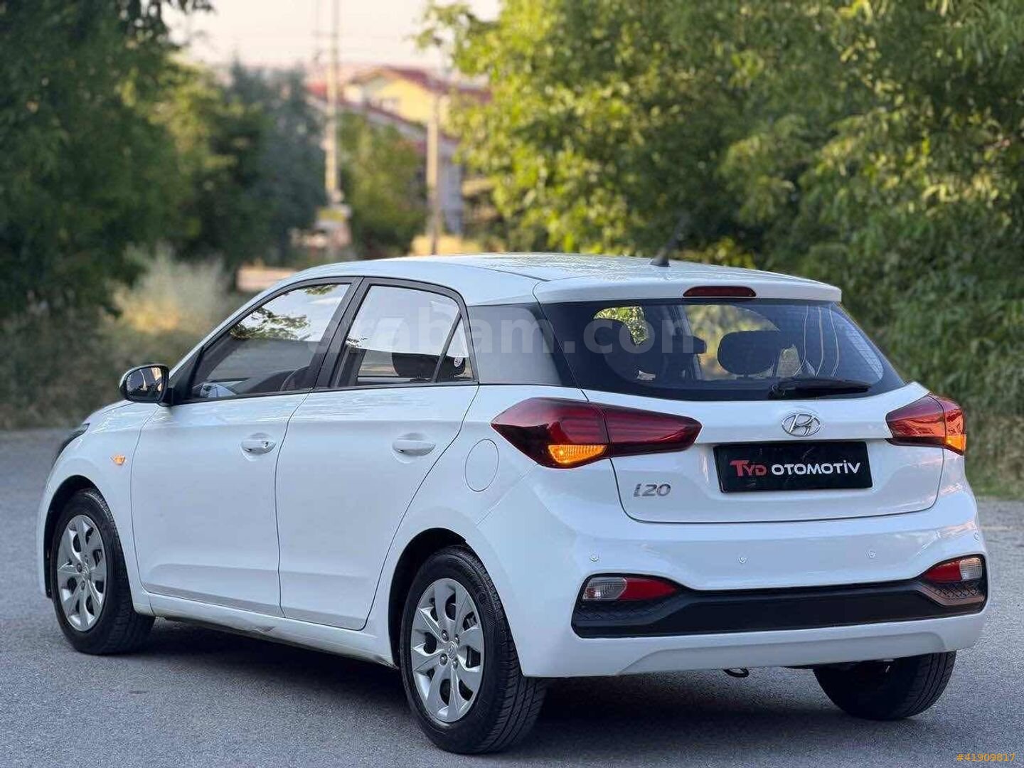 Galeriden Hyundai i20 1.4 MPI Jump 2019 Model Kütahya 190.000 km Beyaz 6
