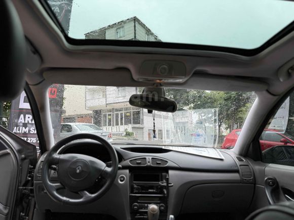 Galeriden Renault Laguna 2.0 Privilege 2004 Model Kocaeli