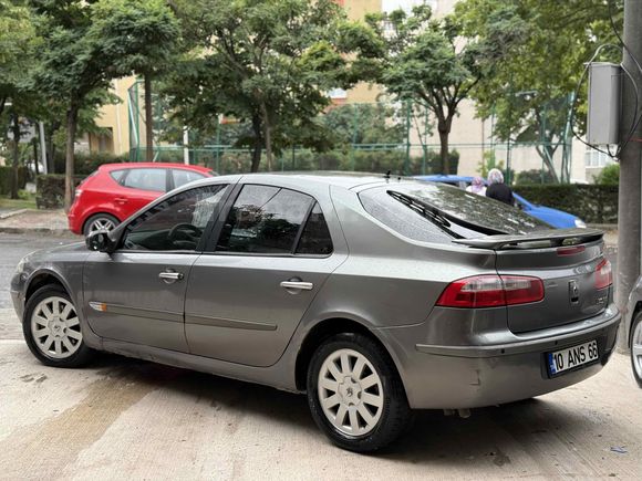 Galeriden Renault Laguna 2.0 Privilege 2004 Model Kocaeli