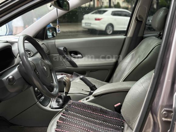 Galeriden Renault Laguna 2.0 Privilege 2004 Model Kocaeli