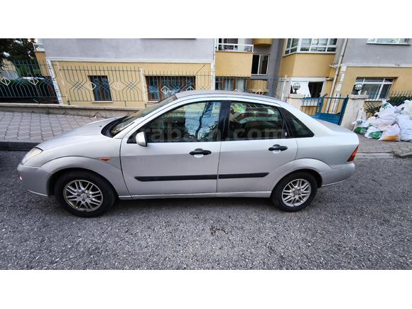 Sahibinden Ford Focus 1.6 Ghia 2001 Model Gri