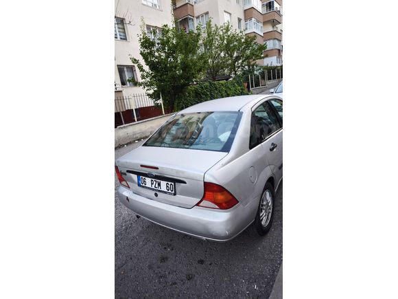 Sahibinden Ford Focus 1.6 Ghia 2001 Model Gri
