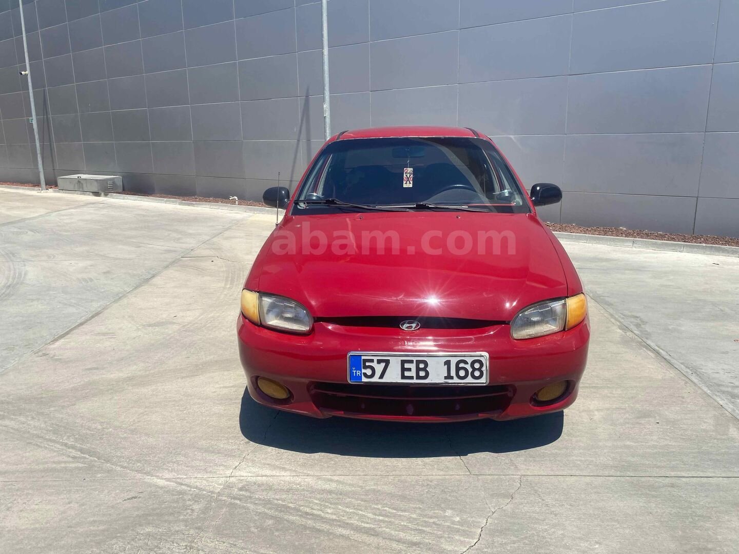Galeriden Hyundai Accent 1.3 LS 1998 Model İstanbul 268.000 km Kırmızı 1