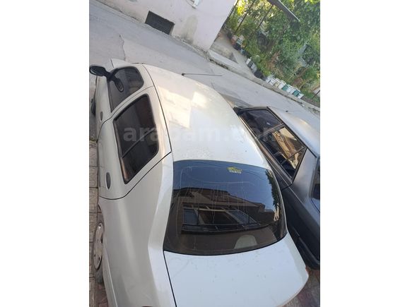 Sahibinden Renault Clio 1.4 RNA 2000 Model
