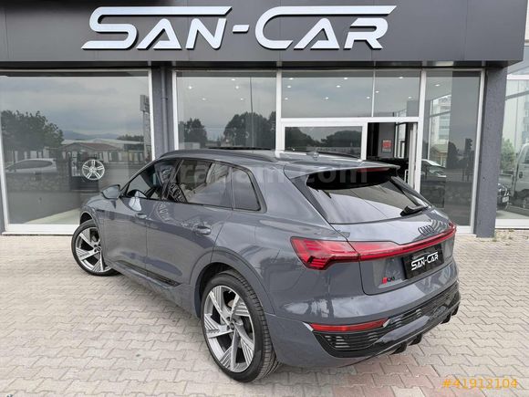 //SAN-CAR//2023 AUDI Q8 E-TRON 55 QUATTRO S LINE BLACK CARBON/