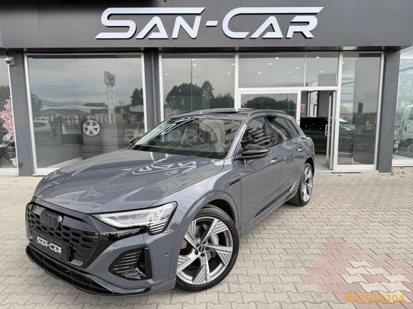 //SAN-CAR//2023 AUDI Q8 E-TRON 55 QUATTRO S LINE BLACK CARBON/