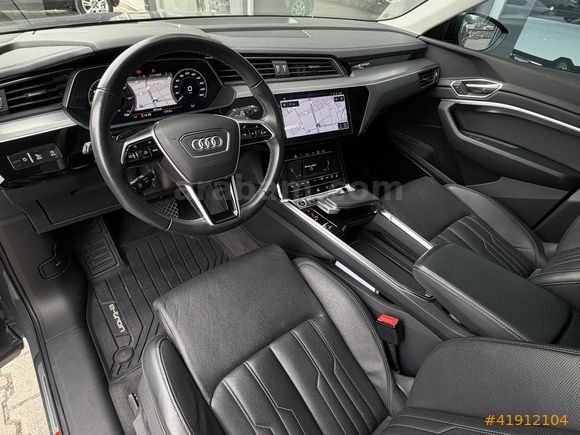 //SAN-CAR//2023 AUDI Q8 E-TRON 55 QUATTRO S LINE BLACK CARBON/