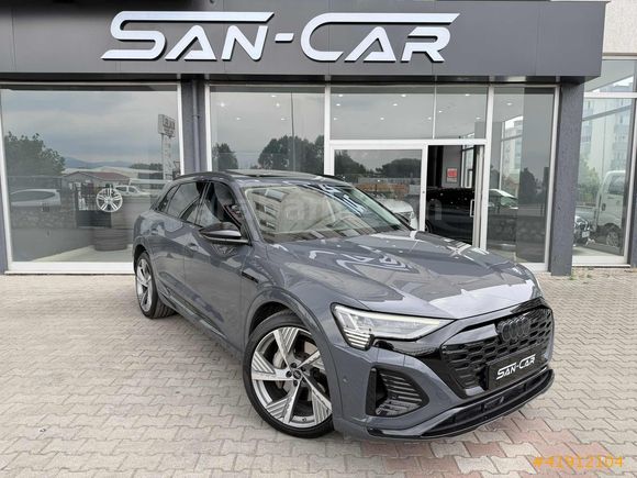 //SAN-CAR//2023 AUDI Q8 E-TRON 55 QUATTRO S LINE BLACK CARBON/