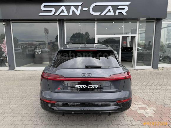 //SAN-CAR//2023 AUDI Q8 E-TRON 55 QUATTRO S LINE BLACK CARBON/