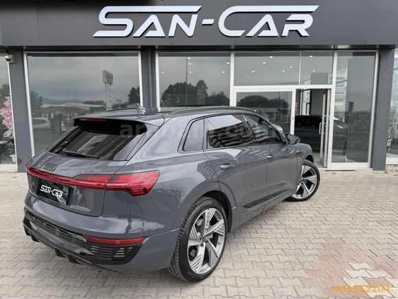 //SAN-CAR//2023 AUDI Q8 E-TRON 55 QUATTRO S LINE BLACK CARBON/