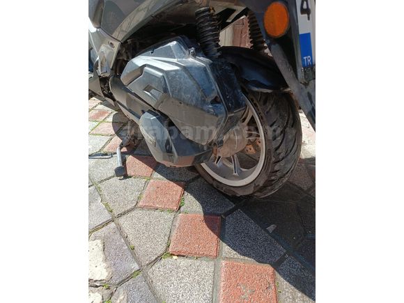 İKİNCİ SAHİBİNDEN TEMİZ MAXİ SCOOTER (KURYEDE KULLANILMAMIŞ)