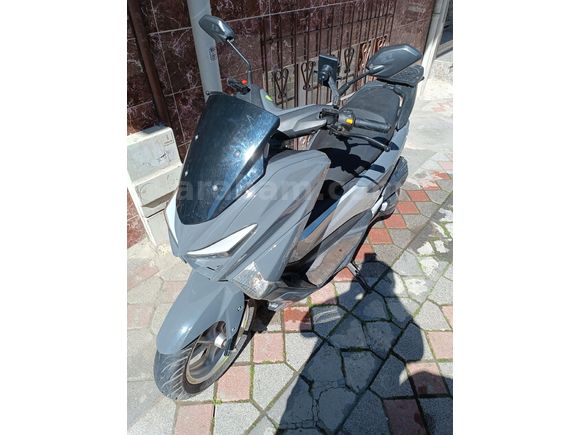 İKİNCİ SAHİBİNDEN TEMİZ MAXİ SCOOTER (KURYEDE KULLANILMAMIŞ)
