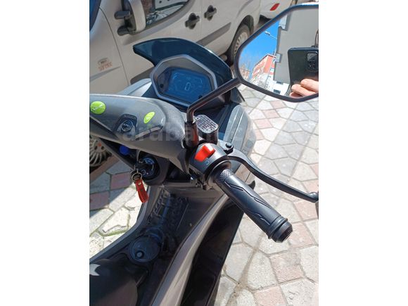 İKİNCİ SAHİBİNDEN TEMİZ MAXİ SCOOTER (KURYEDE KULLANILMAMIŞ)