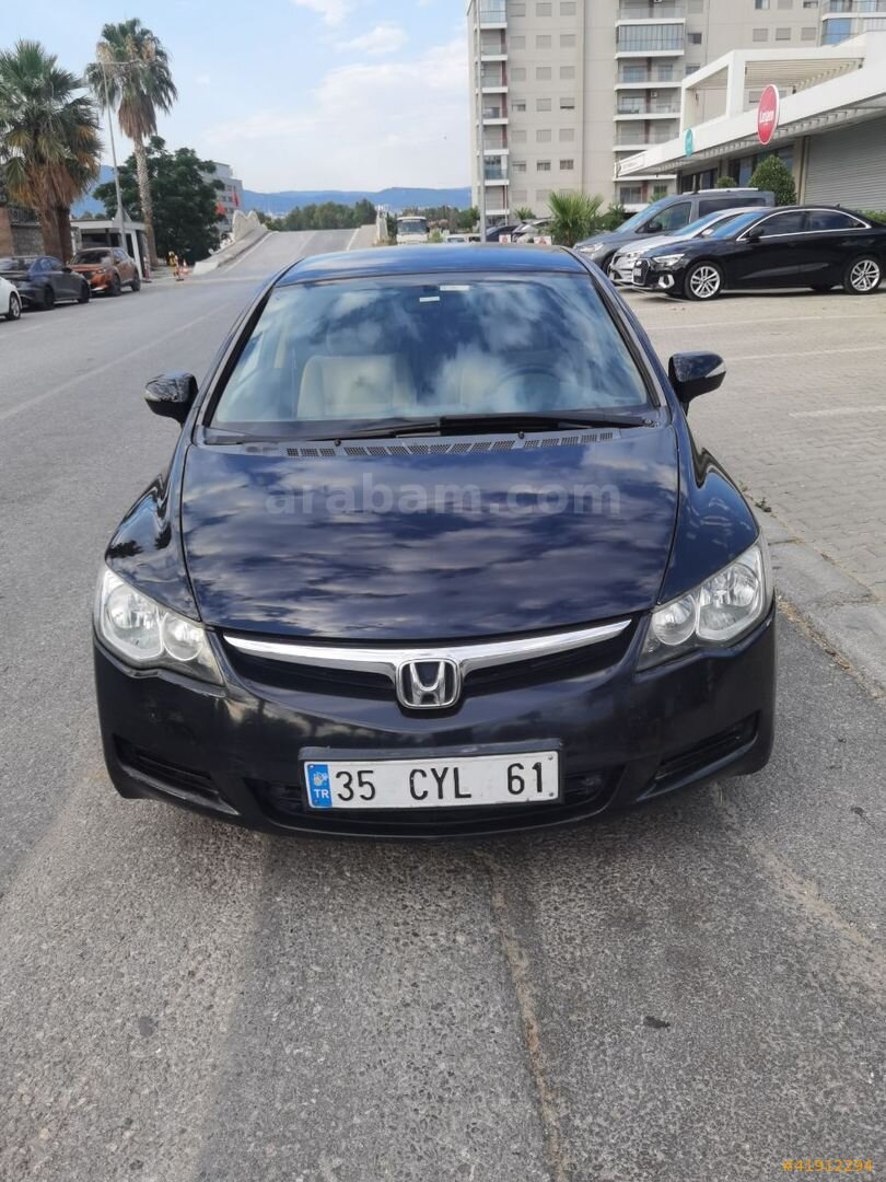 Galeriden Honda Civic 1.6i VTEC Dream 2007 Model İzmir 266.000 km Siyah 4